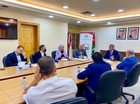 الخرابشة يدعو لاستحداث صندوق للطاقة المتجددة