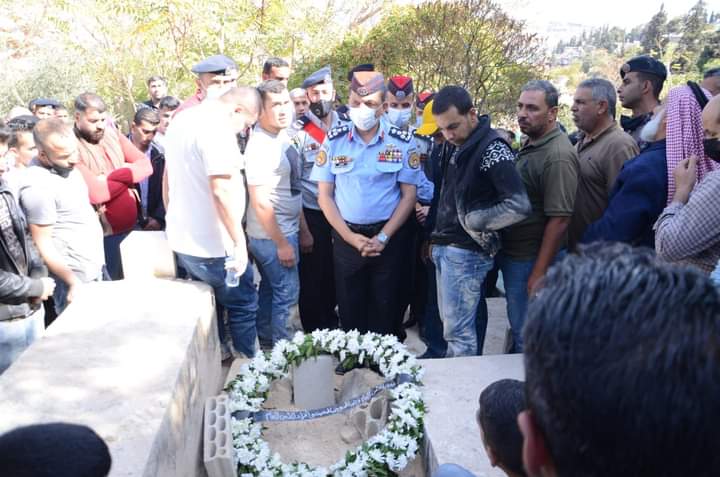 الامن العام يشيع جثمان الوكيل احمد الغنيمات