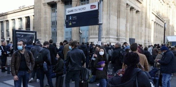 إخلاء مئات المسافرين من محطة قطارات بباريس بعد إنذار بوجود قنبلة