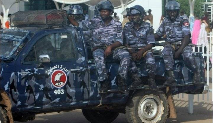 الشرطة السودانية تنفي إطلاق الرصاص على المتظاهرين في أم درمان