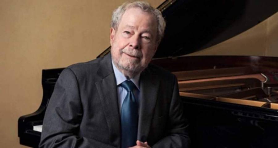 وفاة عازف البيانو البرازيلي الشهير نيلسون فريري