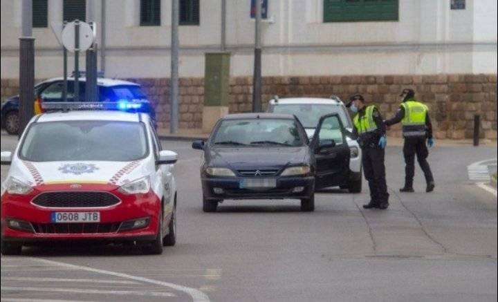 يمني يحتجز 4 فتيات في إسبانيا.. والسلطات تستعين بالسفارة السعودية