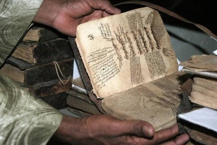 مصر: إحباط محاولة تهريب مخطوطات أثرية