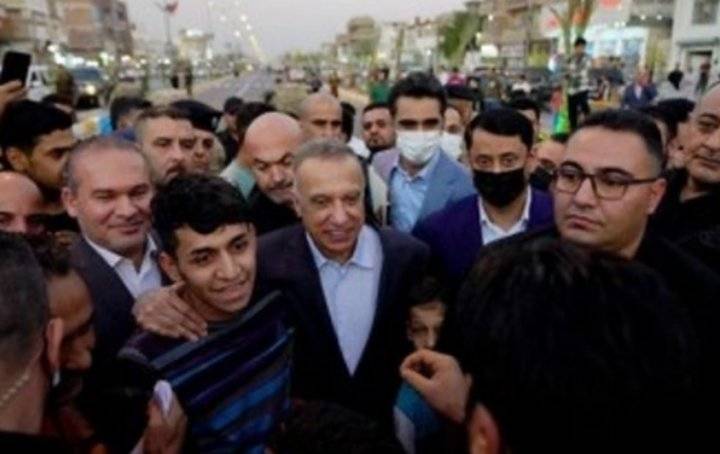 في أول ظهور له بعد محاولة الاغتيال.. الكاظمي يتجول في بغداد