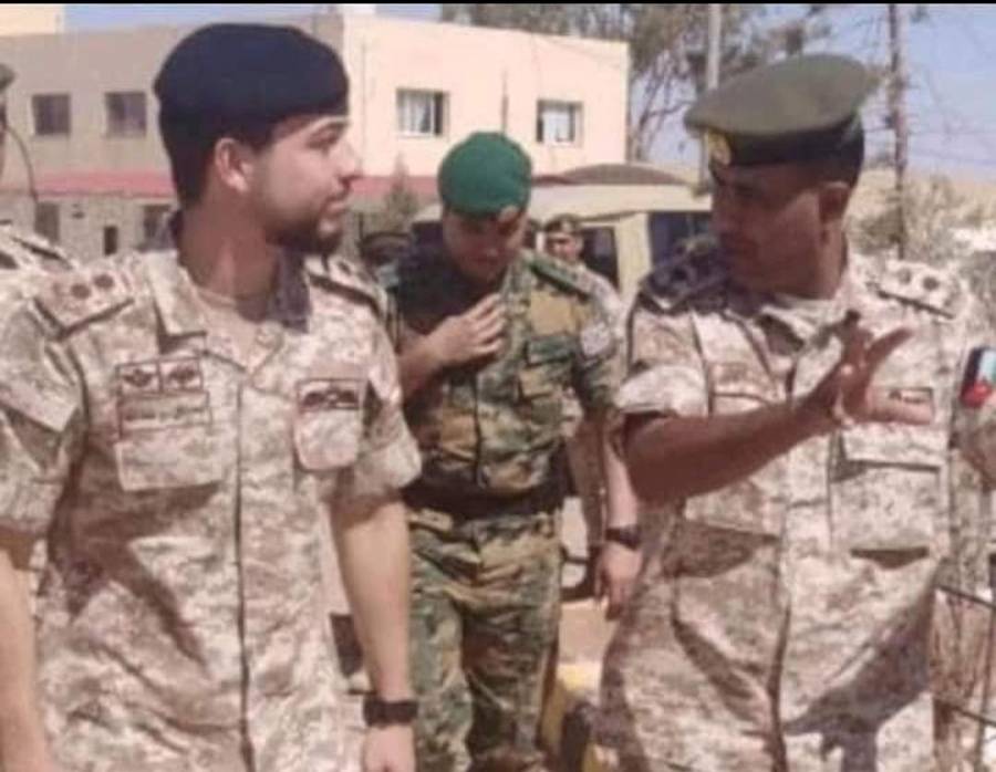 الفريق المتقاعد الطيب يهنئ العقيد الركنعلي الجبور