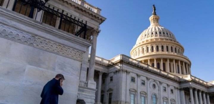 اعتقال شخص هدد بقتل عضو في الكونغرس