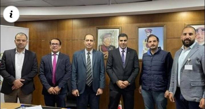 وفد من كلية تكنولوجيا المعلومات بجامعة الزرقاء يزور المركز الأردني للتصميم والتطوير