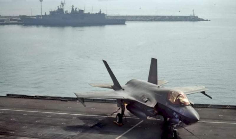 تحطم طائرة بريطانية  إف 35 في البحر المتوسط