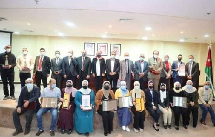 الصحة تكرم عددا من المستشفيات ضمن مشروع المتسوق الخفي