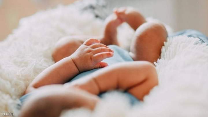 مصرية تعرض رضيعتها للبيع على فيسبوك