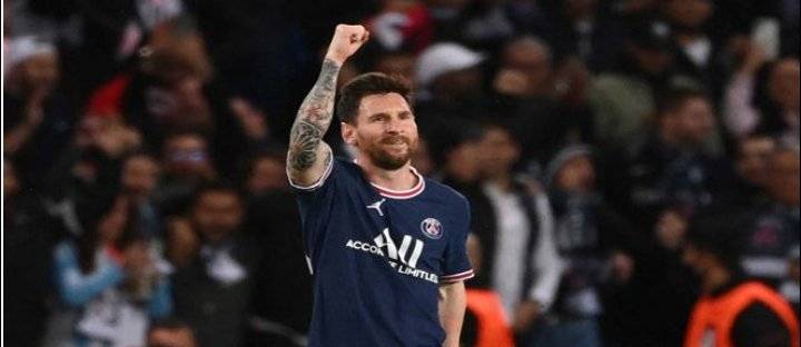 ميسي يحسم موقفه من العودة إلى برشلونة