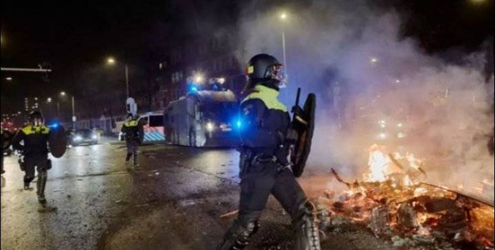 اعتقال العشرات خلال احتجاجات في هولندا