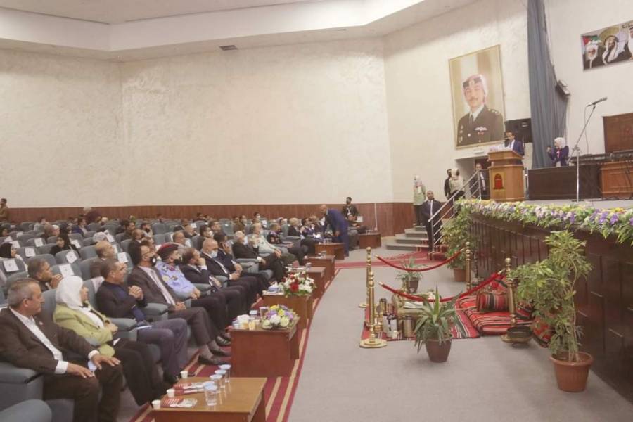 جامعة مؤتة : شؤون الطلبة تحتفلُ بمئوية الدولة الأردنية  .
