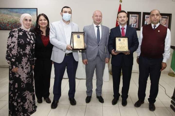تكريم الدكتور مهند عودة من كلية الصيدلة في الجامعة الهاشمية نظير جهوده وإنجازاته الوطنية