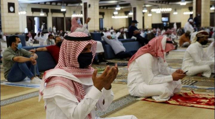 السعودية تسجل انخفاظا ملحوظا في إصابات كورونا