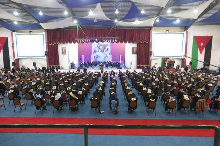 جامعة البترا تحتفل بتخريج فوجي مئوية الدولة الأردنية