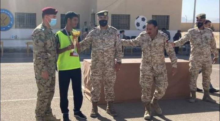 مدرسة أبي جعفر المنصور الثانوية الحميمة تقيم بطولة كرة القدم الخماسية.