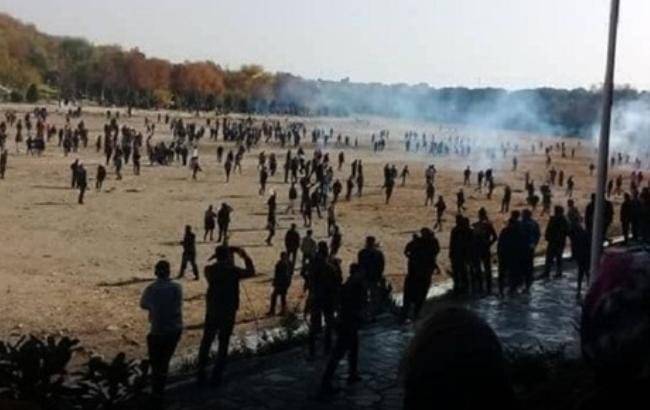 احتجاجات بأصفهان الإيرانية بسبب المياه ومواجهات مع الأمن