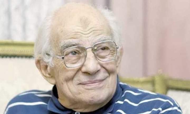 دموع الممثل رشوان توفيق تثير تعاطفا واسعا في مصر