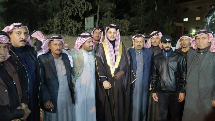 الشيخ حسين علي المذود الجاسم يتسلم الشيخة مكان والده خلال مادبة أقامها الشيخ عواد حاكم أبو جنيب الفايز... صور وفيديو..