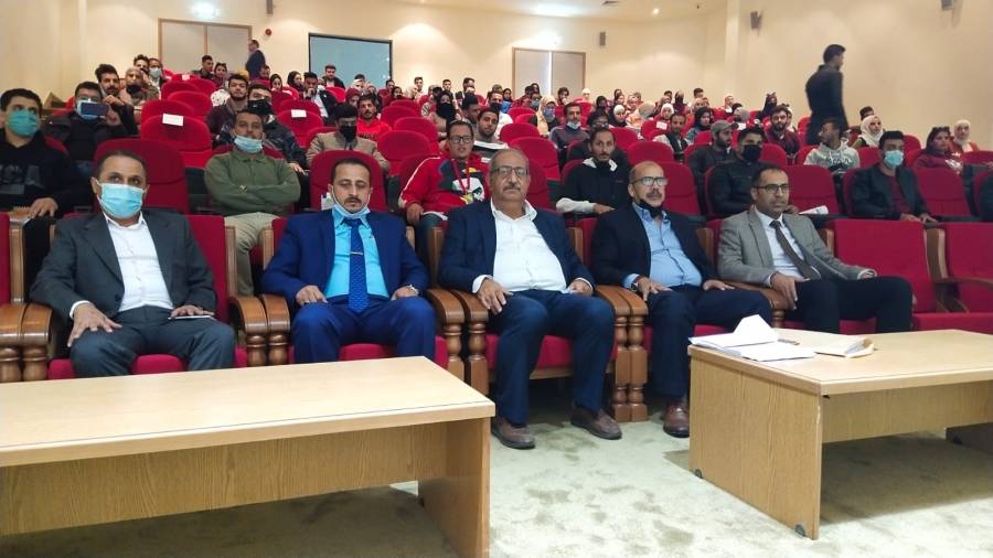 كلية الأعمال تنظم محاضرة لطلبتها بعنوان دور ديوان المحاسبة في المحافظة على المال العام 