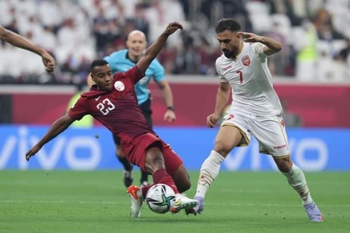قطر تُكرم ضيافة البحرين في البيت بفوز صعب بكأس العرب
