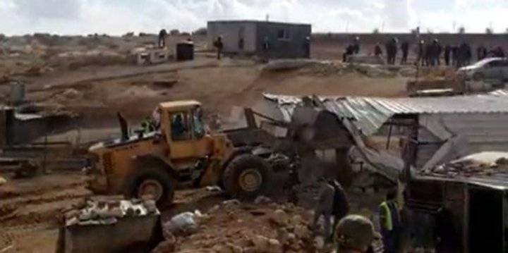 قوات الاحتلال تهدم 4 منازل فلسطينية في الخليل