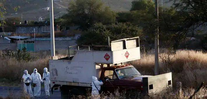 “عملية هوليوودية”.. عصابة تقتحم سجنا بمدرعة وتحرر 9 سجناء