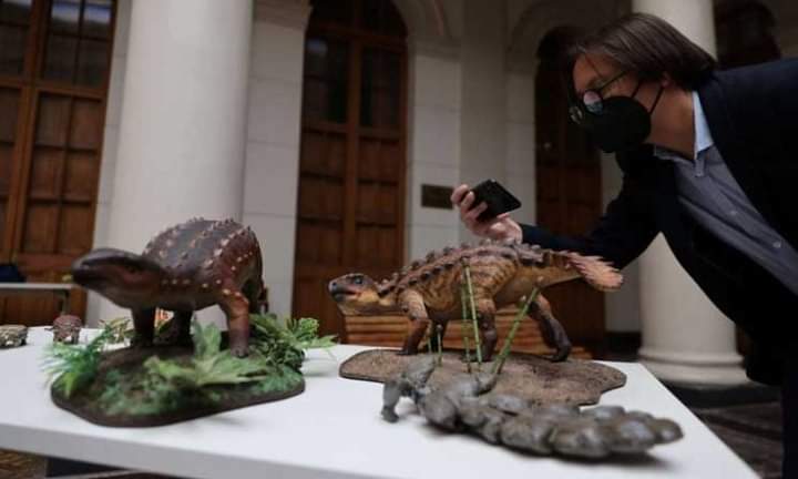 علماء تشيليون يكشفون عن ديناصور جديد بذيل غير مسبوق