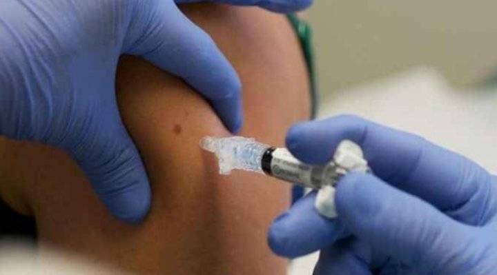 السعودية تقر إلزامية الجرعة الثالثة