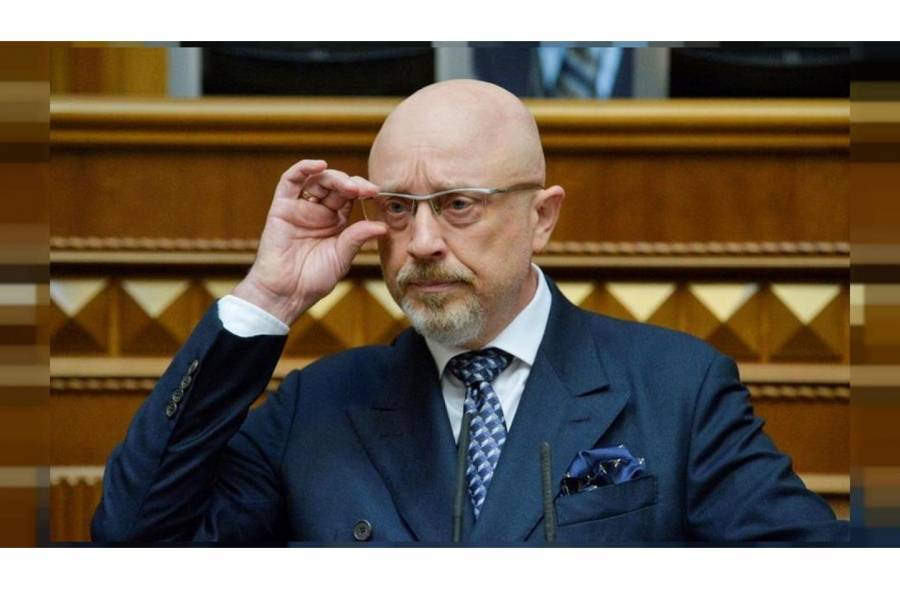 وزير الدفاع الأوكراني يتوقع ان تغزو روسيا بلاده خلال شهر