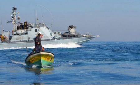 الاحتلال يستهدف الصيادين والمزارعين في رفح وخان يونس