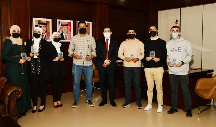 جامعة العلوم والتكنولوجيا الاردنية تكرم طلبة الجامعة الفائزين بمسابقة الهاكاثون Hackathon _صور
