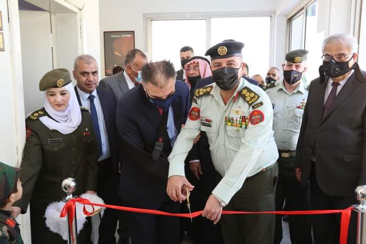 العميد الدعجة:يفتتح مكتب ركن بعثات عسكرية في كلية الزرقاء الجامعية _صور