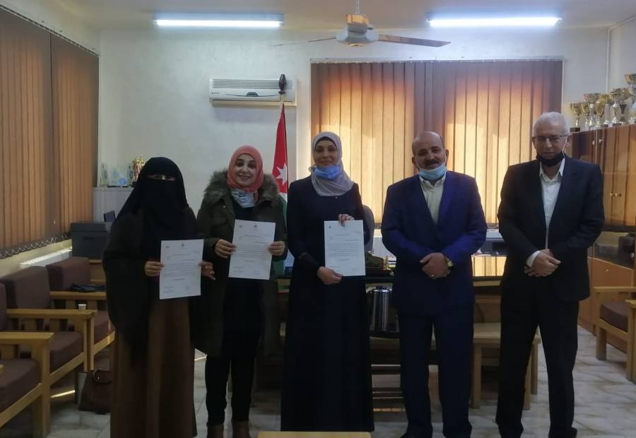 وزير التربية يكرم القائمين على مؤتمر التربية الاعلامية  بتربية بني كنانة
