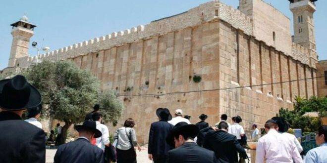 مئات المستوطنين يجددون اقتحام الأقصى