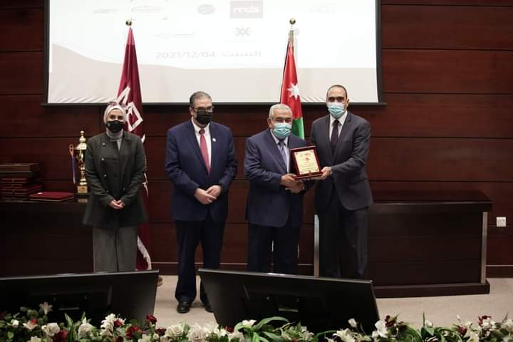 لروابدة يتوج نهائي المسابقة العلمية الصيدلانية الثالثة وجامعة الزيتونة الأردنية تحصد اللقب