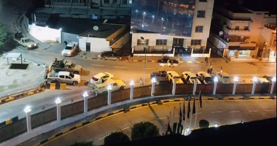 مسلحون يحاصرون مقر رئاسة الوزراء الليبية في طرابلس