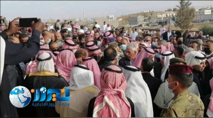 القوات المسلحة و بني صخر  تشيعان  جثمان الرائد عمر محمد الخريشا