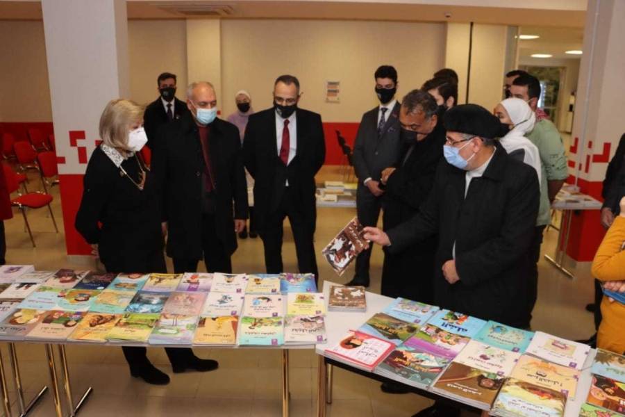 افتتاح معرض لإصدارات وزارة الثقافة في جامعة الحسين التقنية