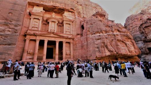 خط نقل سياحي منتظم بين المثلث الذهبي العقبة ورم والبترا