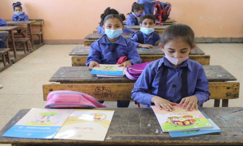 التربية توضح بشأن إصابات كورونا في المدارس