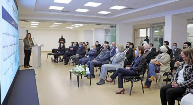 جامعة آل البيت تشارك بالحفل الختامي لمشروع تدريب معلمين وأعضاء هيئات تدريسية في الجامعات على مفاهيم التربية الإعلامية والمعلوماتية .