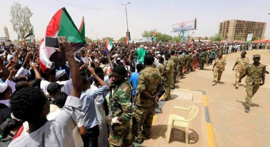 السودان يستبق التظاهرات بقطع الإنترنت وسط انتشار أمني كثيف