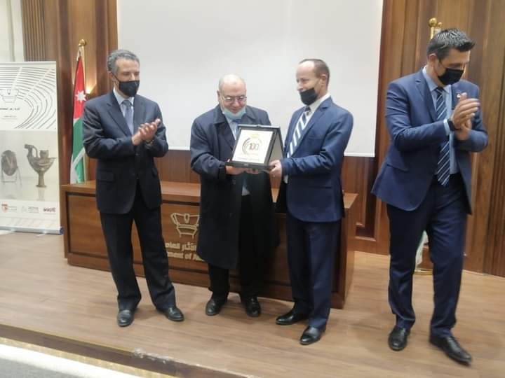 دائرة الآثار العامة تُكرِّمُ الدكتور الزبون والدكتور المعاني ضمن موسمها الثقافي ومبادرة آثارنا رمز انتمائنا