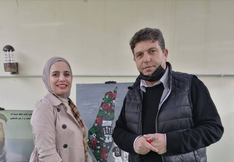الفنانة التشكيلية الرنتيسي تحاكي الواقع بطريقة فنية ممتعة وقريبة من قلوب الناس