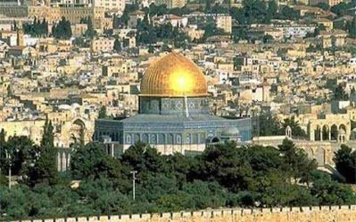 أوقاف القدس: 50 ألفا يؤدون صلاة الجمعة في الأقصى