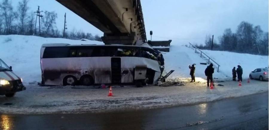 مقتل وإصابة 20 شخصاً في حادث سير بروسيا... صور