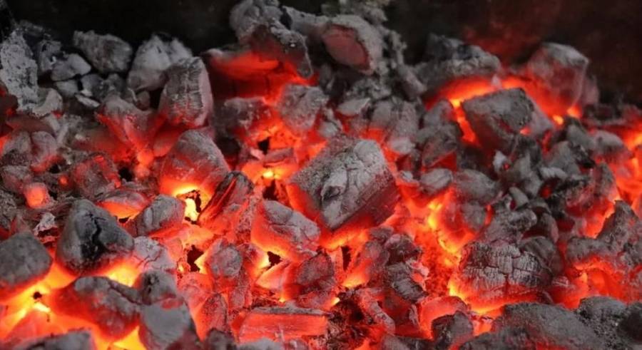 مأساة فاجعة في بداية العام ... وفاة سورية وأطفالها الثلاثة اختناقاً أثناء نومهم.... تفاصيل