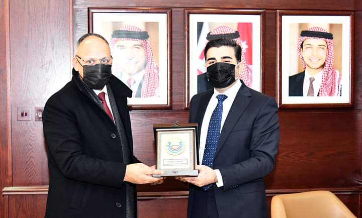 بحث التعاون بين جامعة العلوم والتكنولوجيا الأردنية  والمركز الأردني للتصميم والتطوير